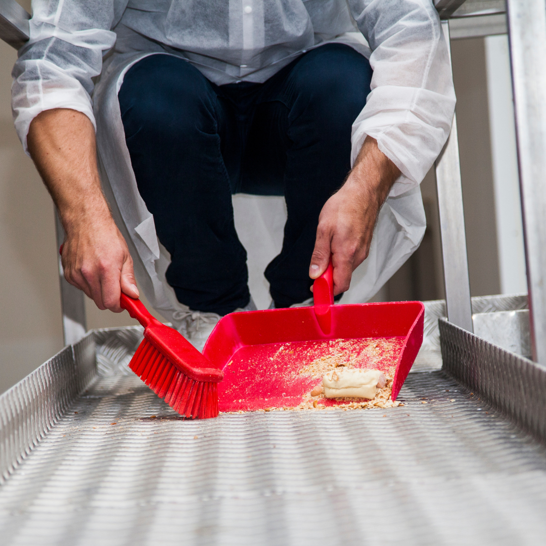 Standard Dust Pan | Lightweight Cleaning Tool