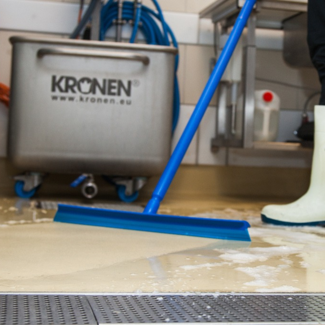 One-Piece Wiper | Hygienic Floor Water Removal